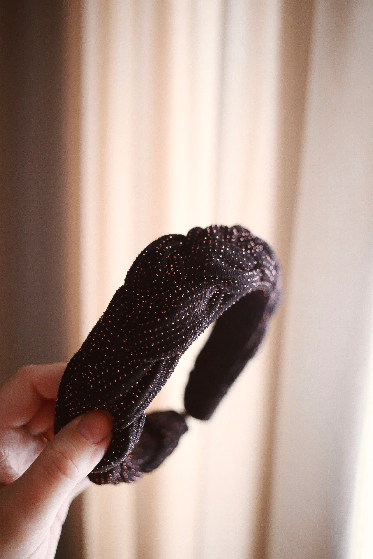 Becca Ruusukultainen glitterpanta