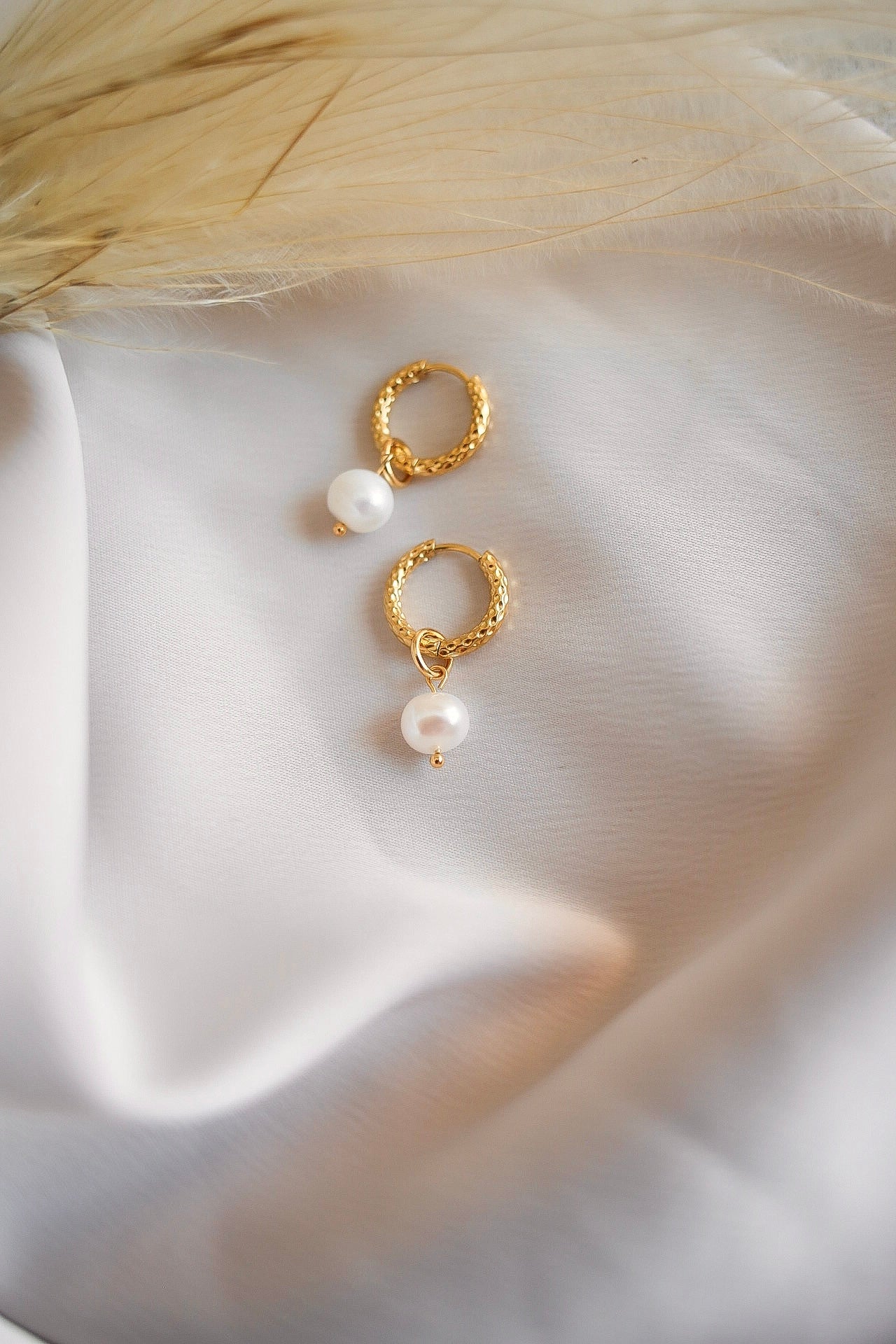 Sophia helmikorvakorut