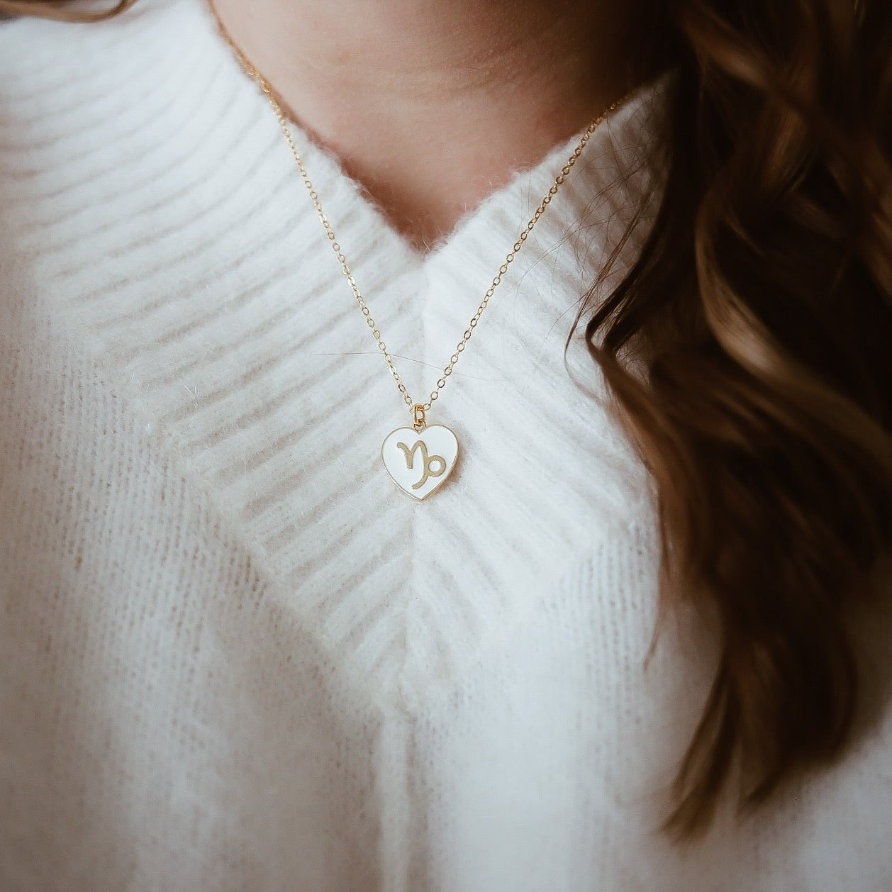 Stjärnteckenshoroskophalsband 24k guldpläterat