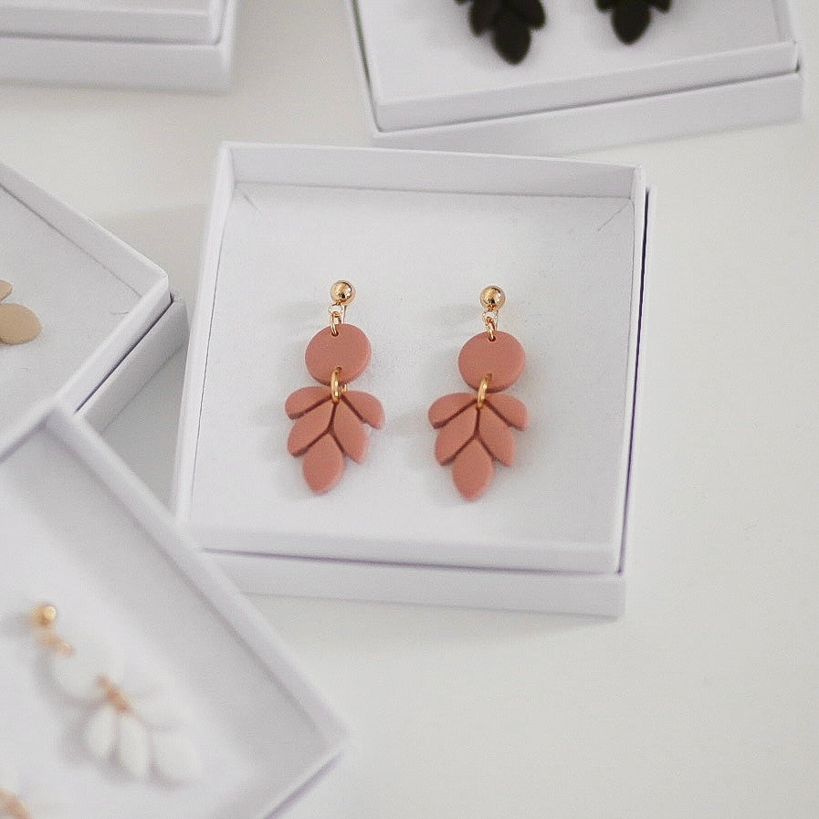 Jadeörhängen (flera nyanser)