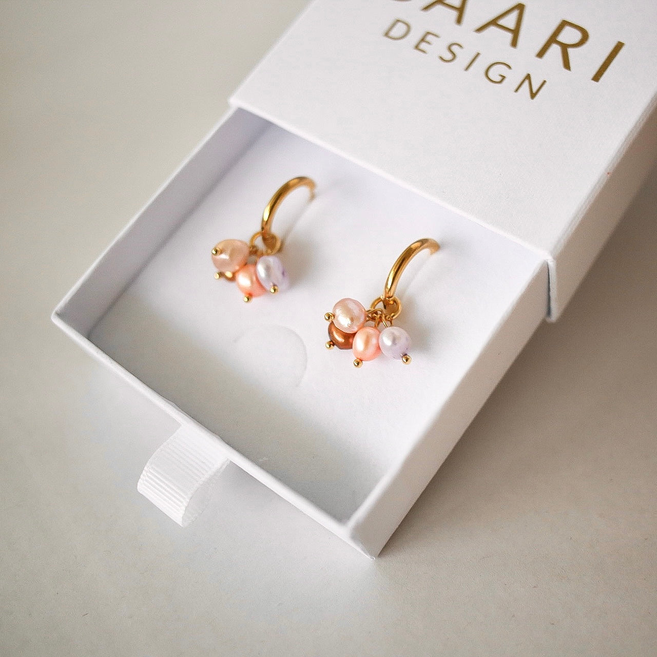 Elizabeth Örhängen (flera nyanser)