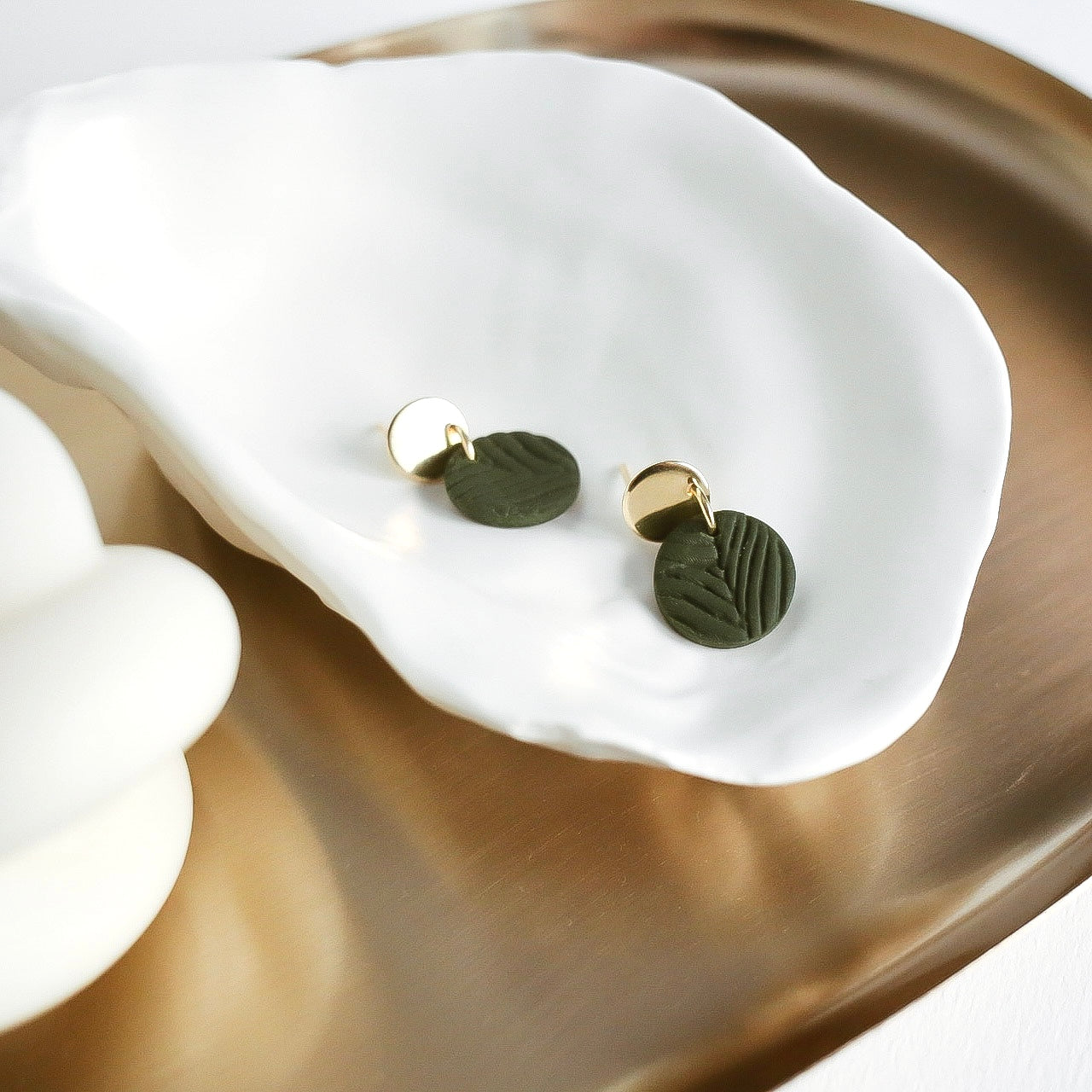 Mindi örhängen (flera nyanser)