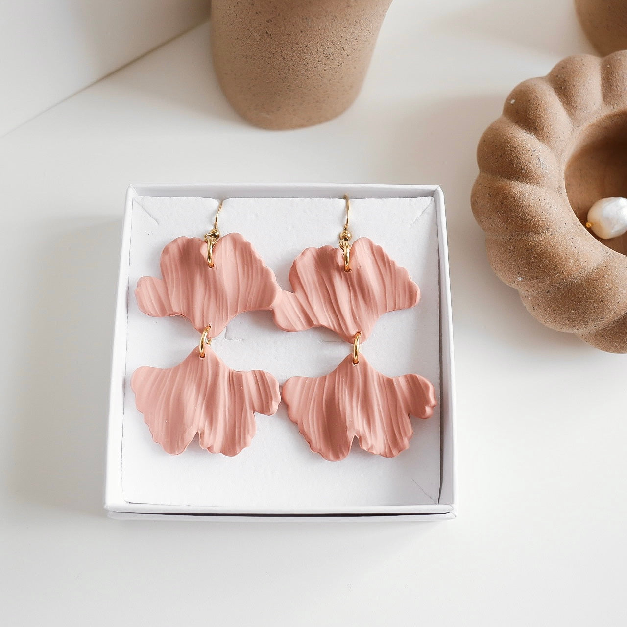 Dahliaörhängen (flera nyanser)