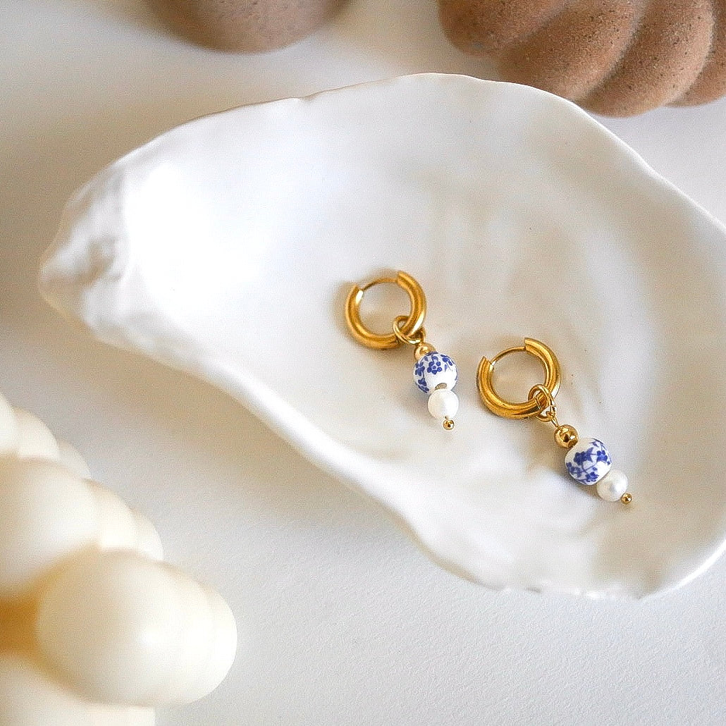 Tinja örhängen 18k guldpläterade