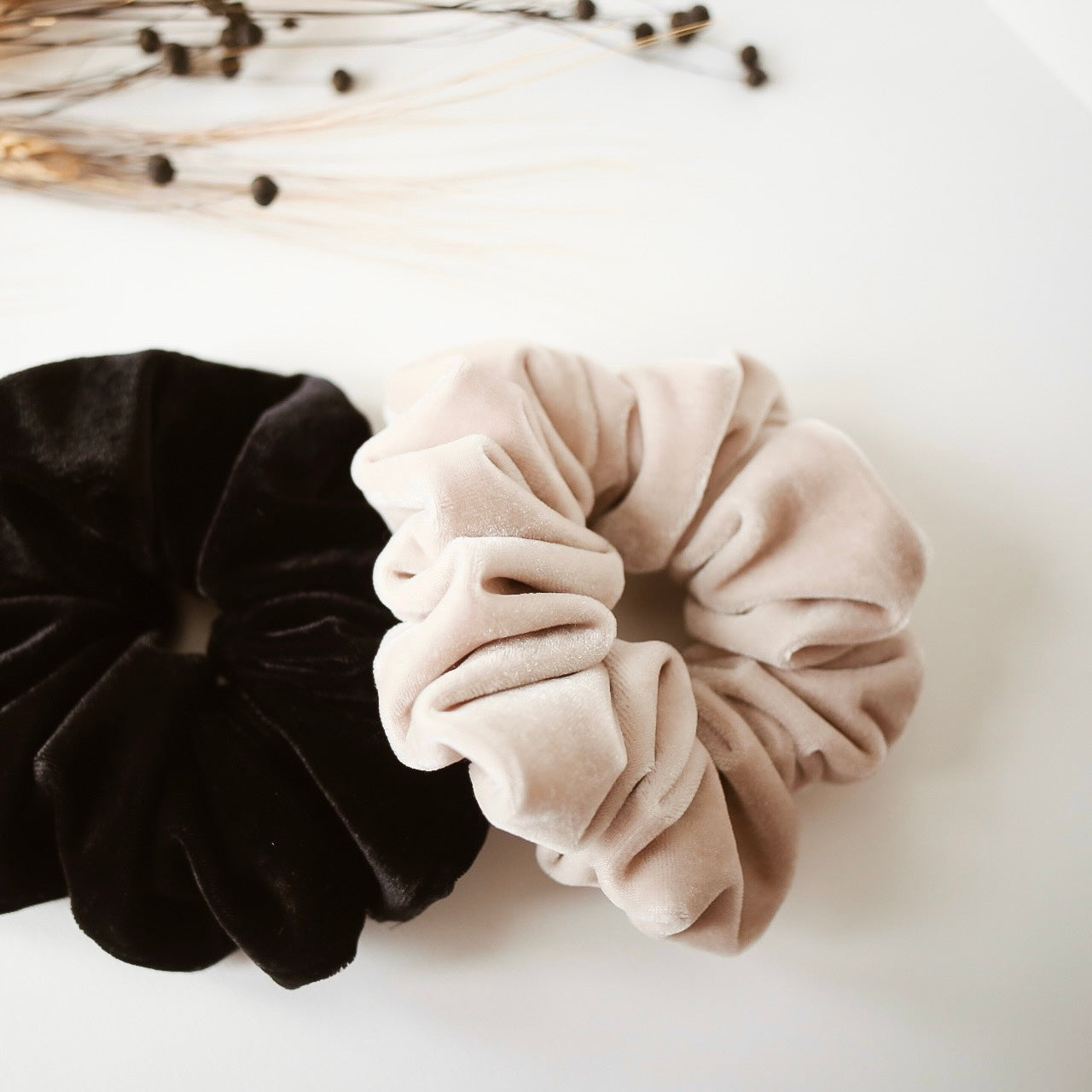 Clara Hårmunk Ljusbeige