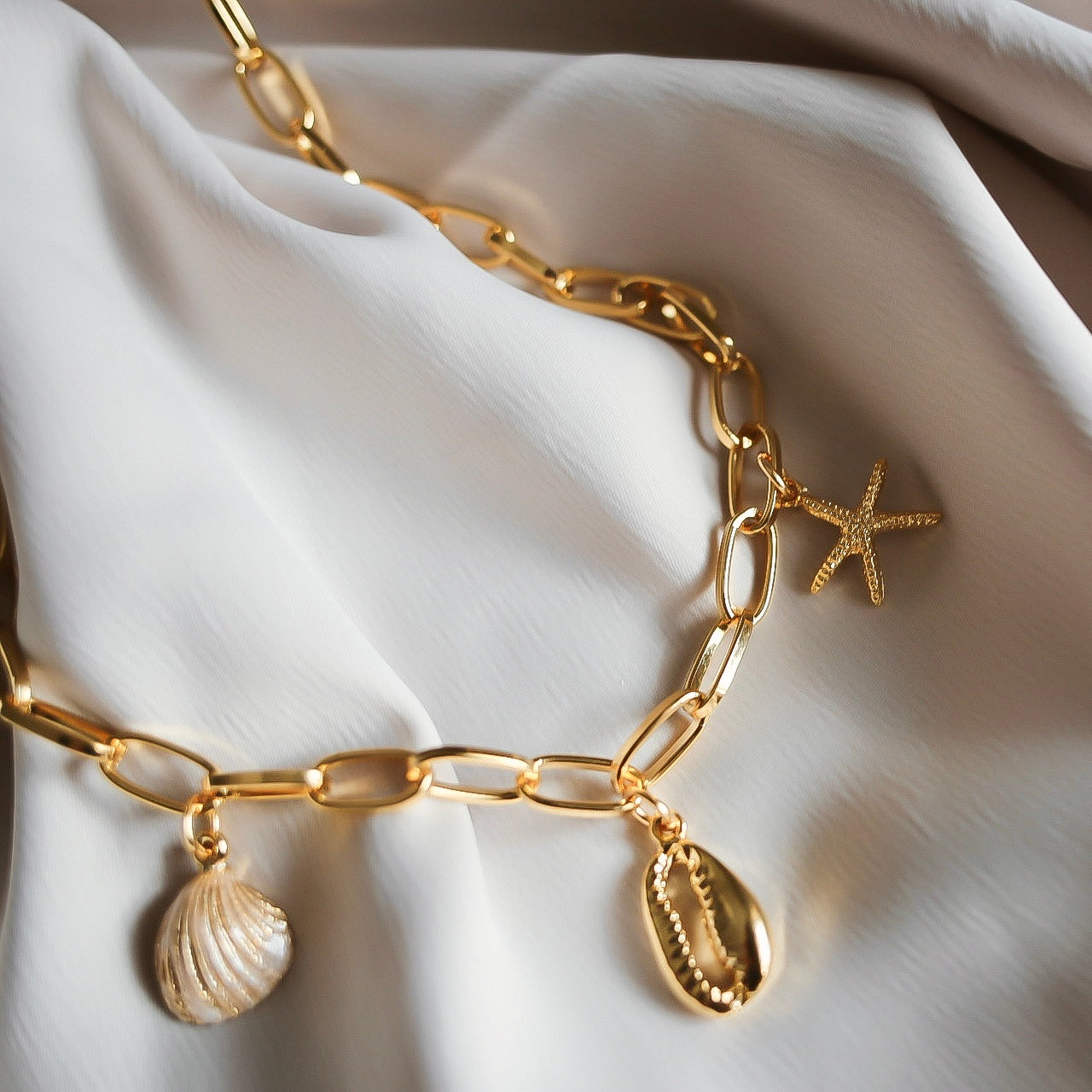 Capri charm Kaulakoru