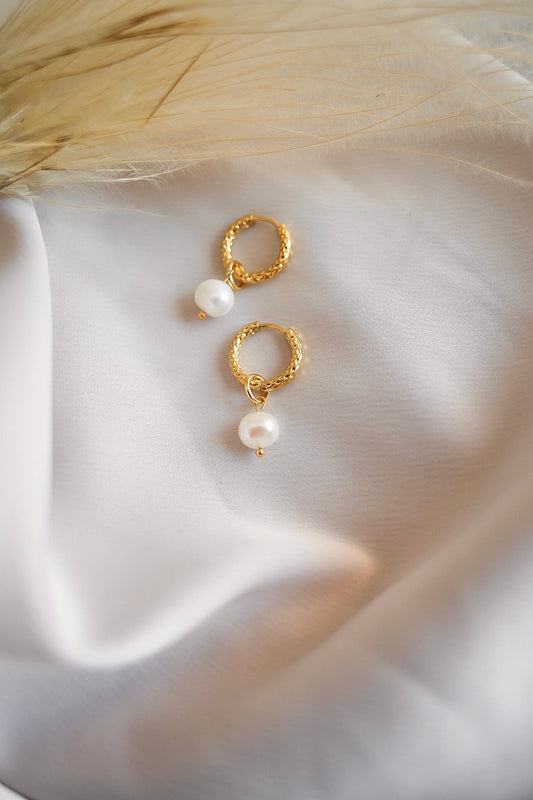 Sophia helmikorvakorut