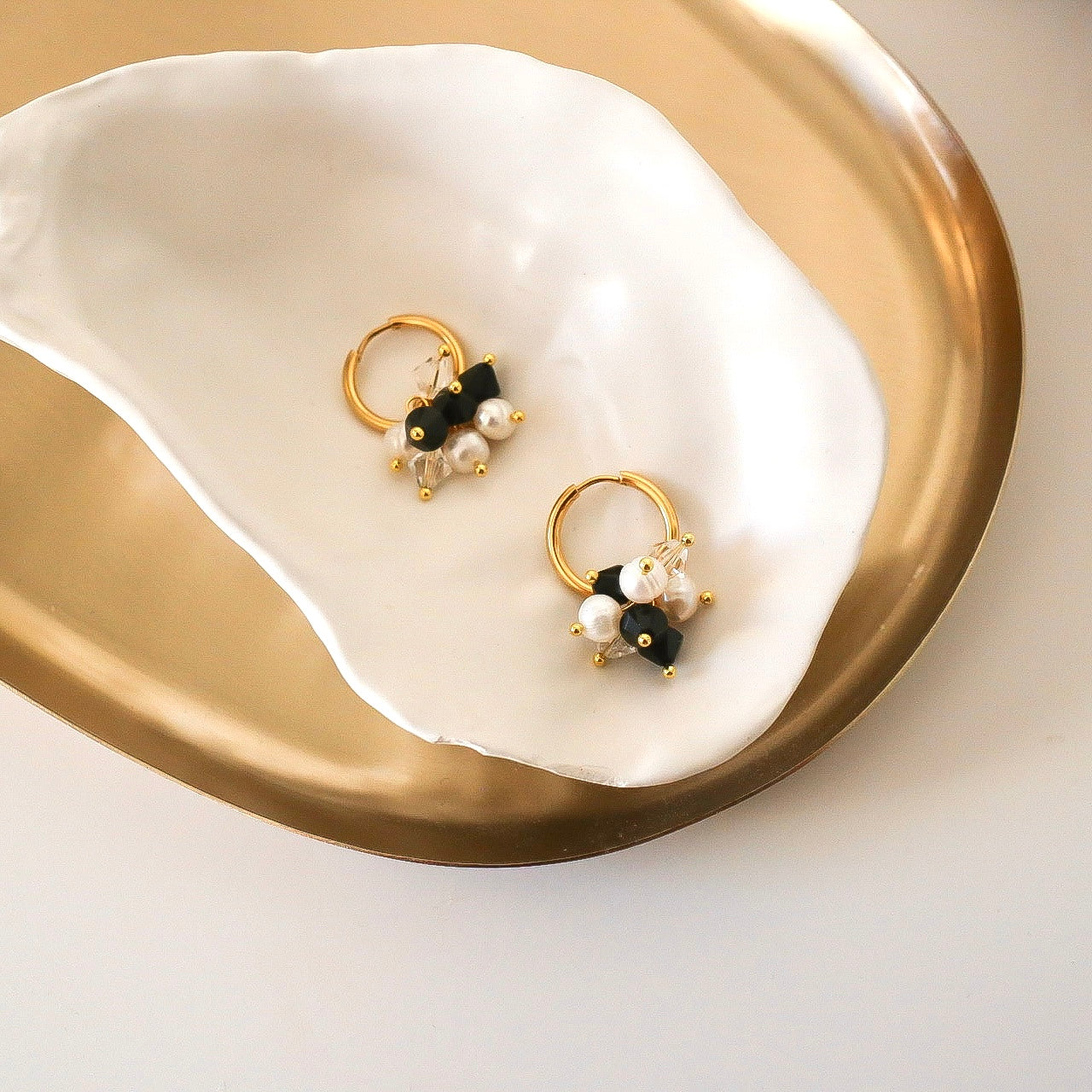 Natalia korvakorut (useita sävyjä)