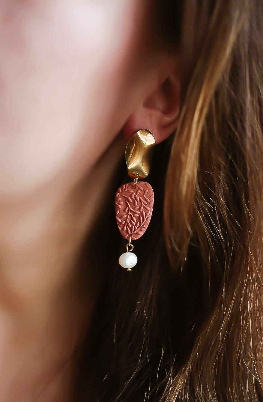 Madde korvakorut Kukka (useita sävyjä)