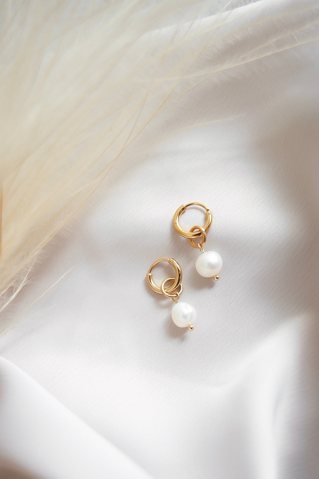 Neelia korvakorut 24k gold