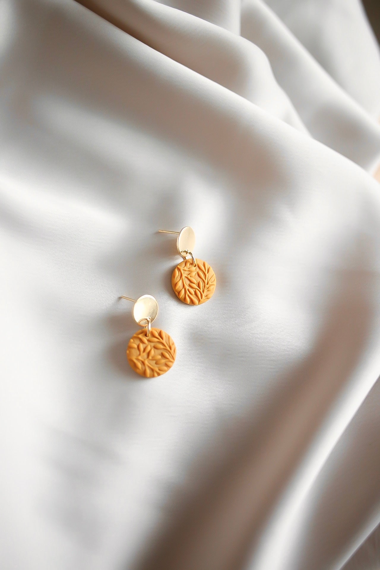 Mindi korvakorut Kukka (useita sävyjä)