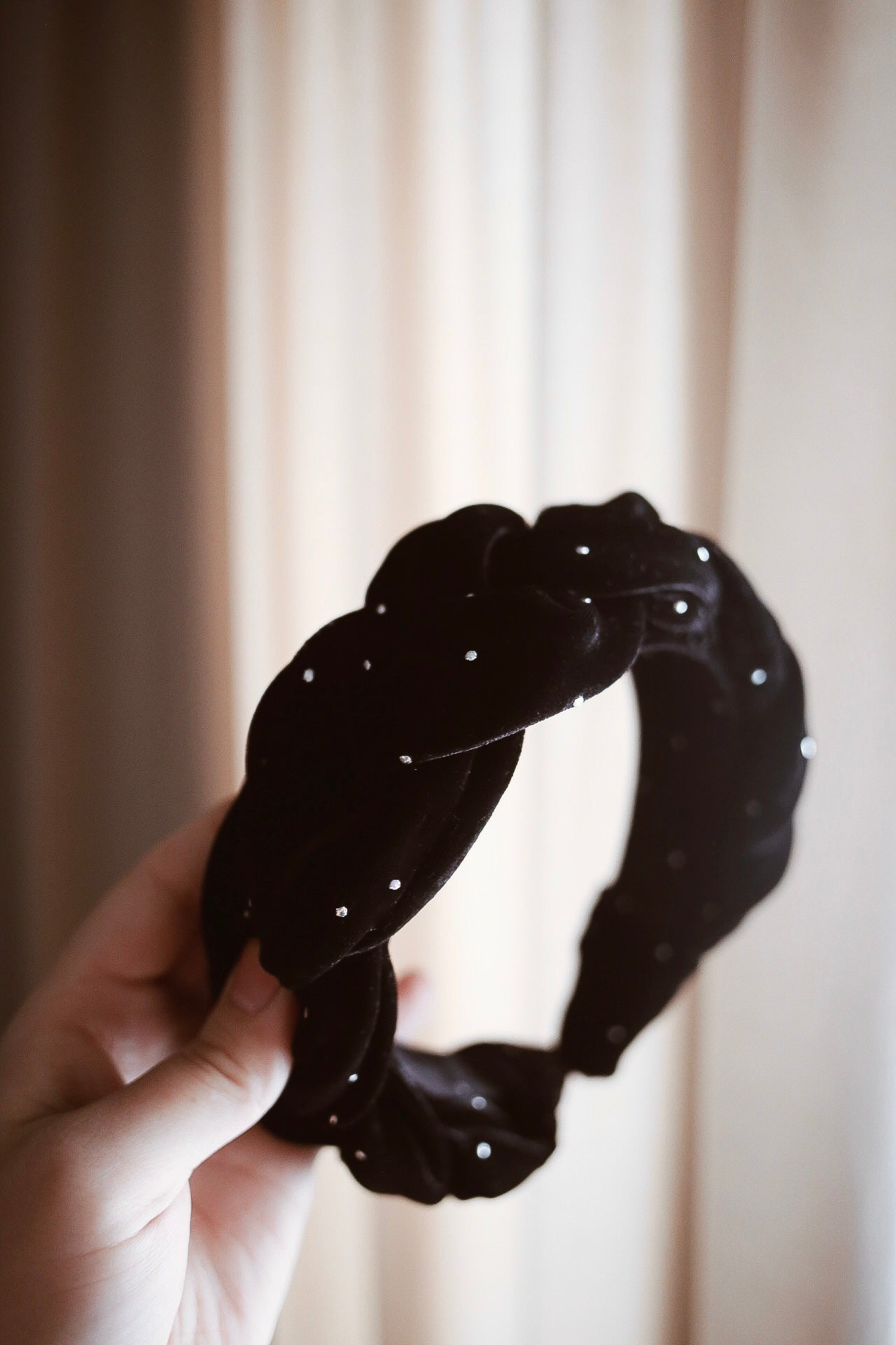 Becca samettipanta hopeapilkku