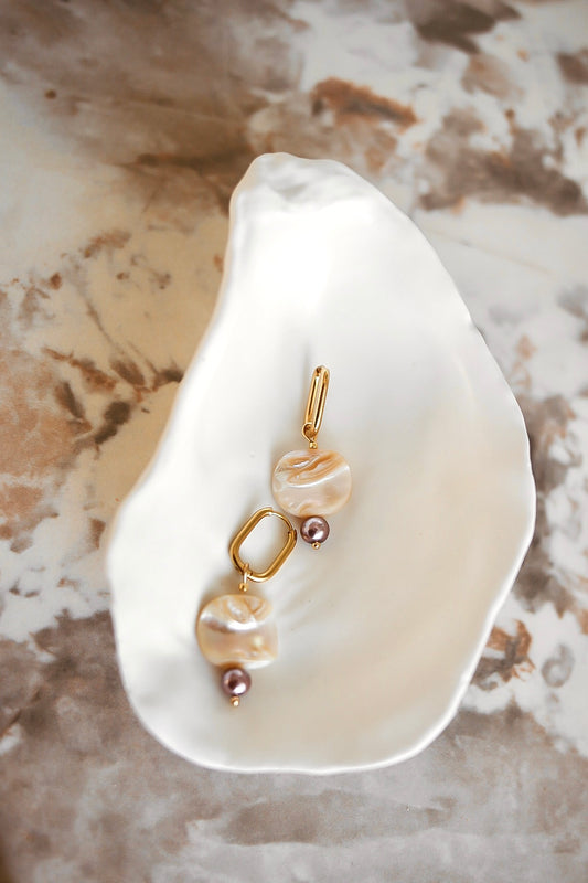 Mauve pearl korvakorut