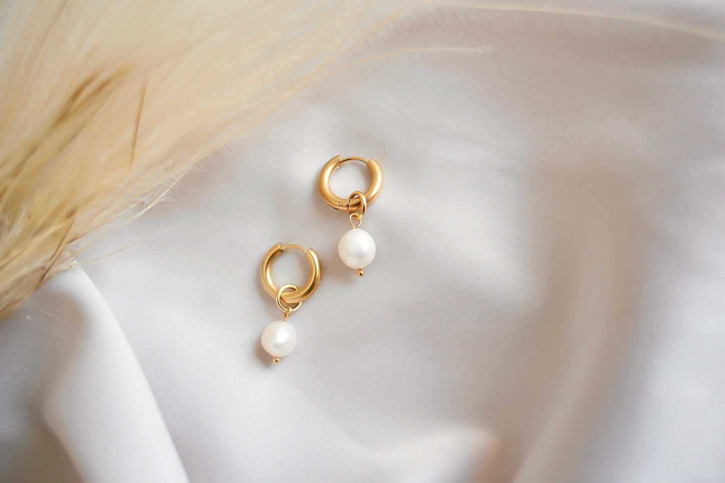 Selina helmikorvakorut