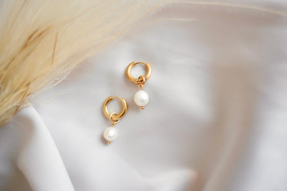 Selina helmikorvakorut