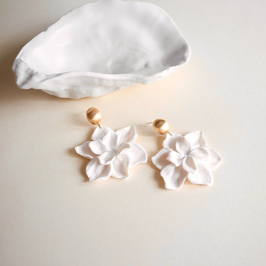 Dahlia white