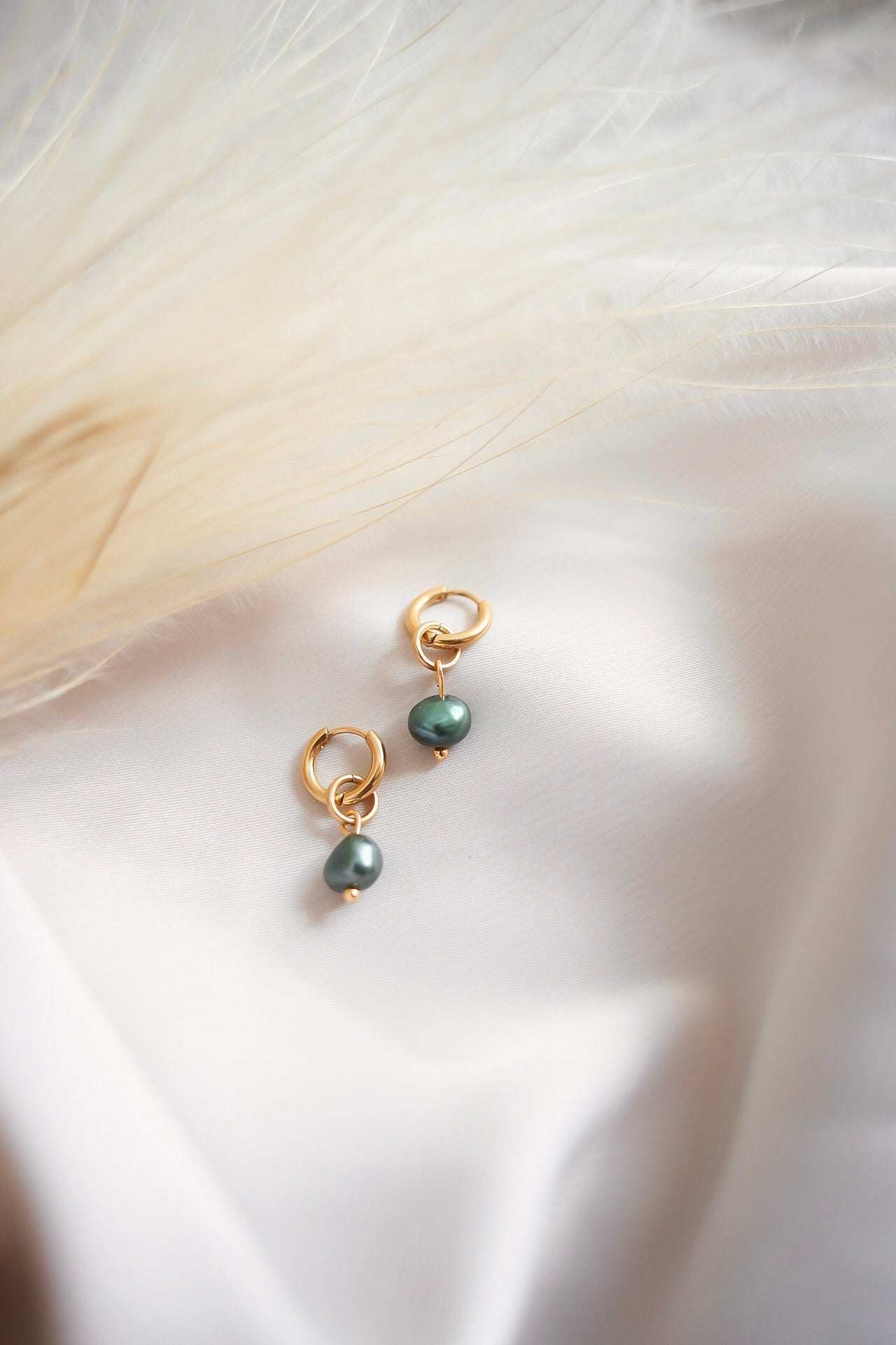 Neelia korvakorut 24k gold