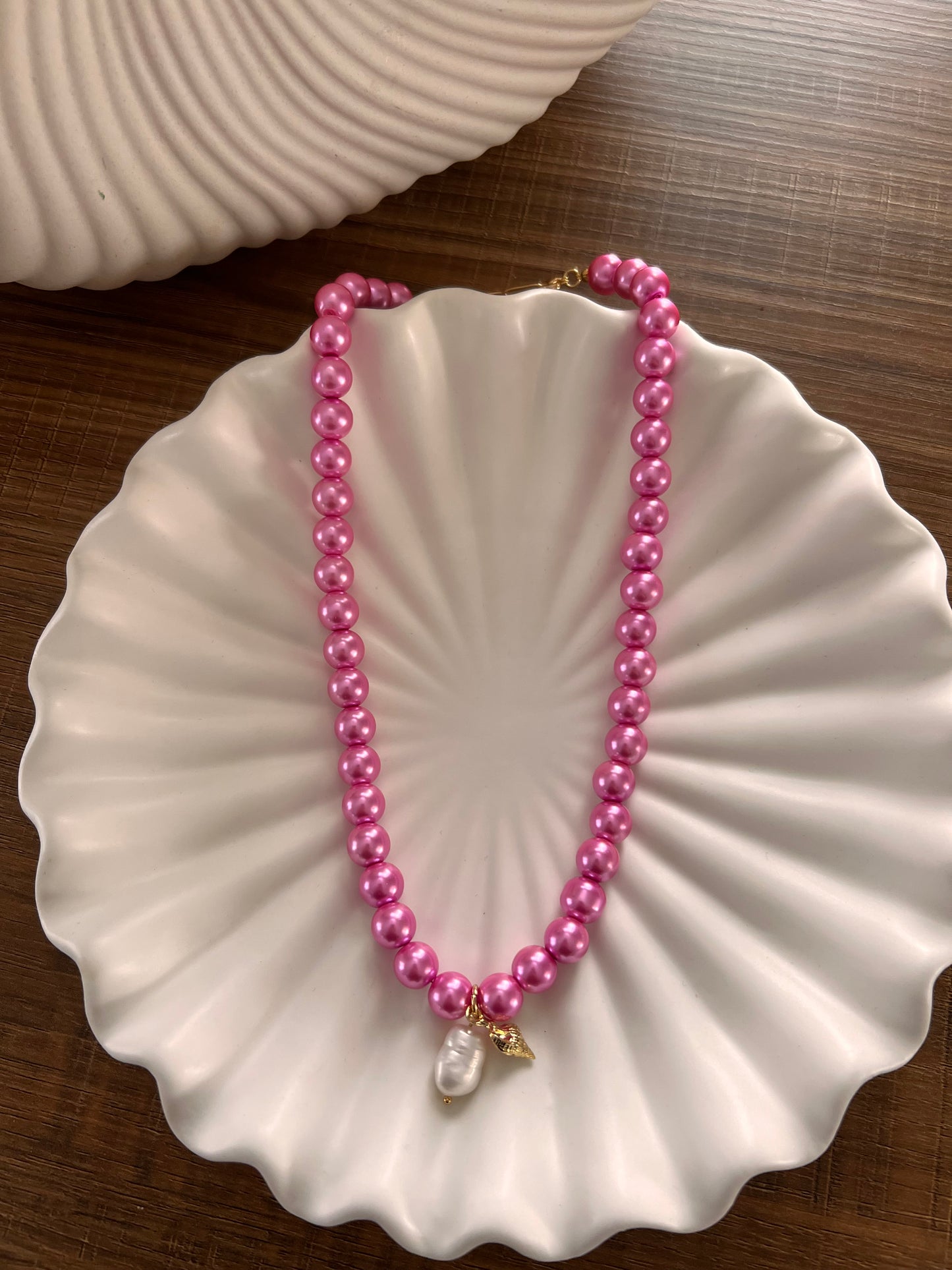 Pink Catalina Kaulakoru