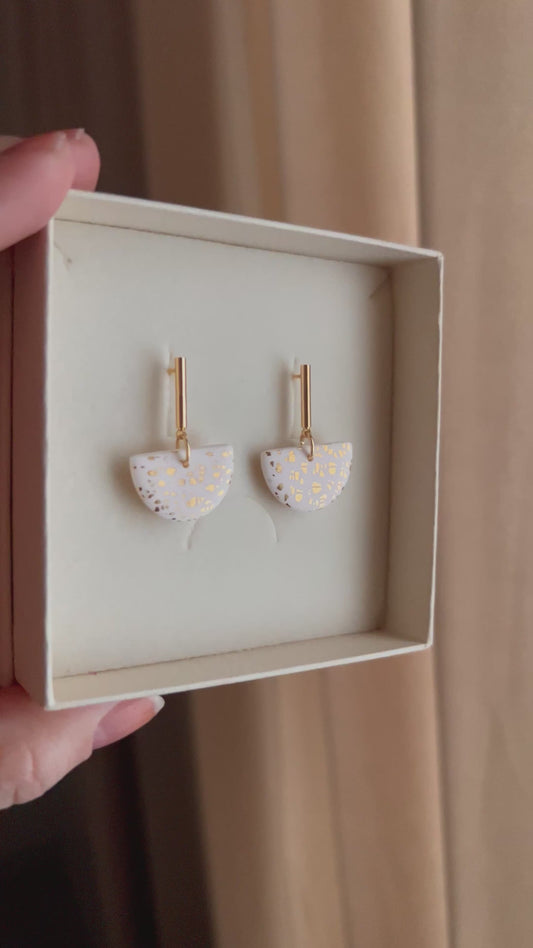 Julia korvakorut kultahippu